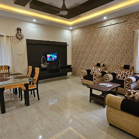 Shi'S Vilva - The Bungalow In Coimbatore - Near Airport, Kmch, Codesia מראה חיצוני תמונה